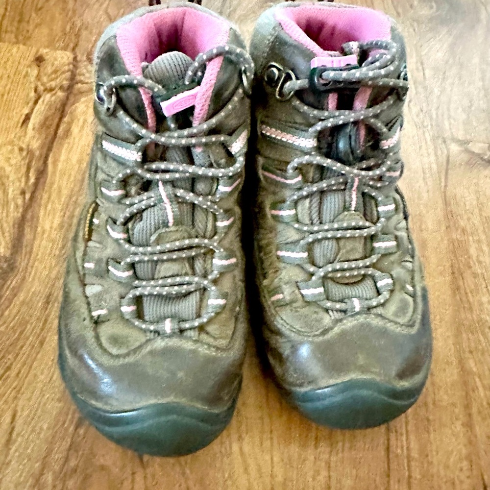 Child’s Keen hiking boot. Size 12. Broken in and ready to wear on the trails!
